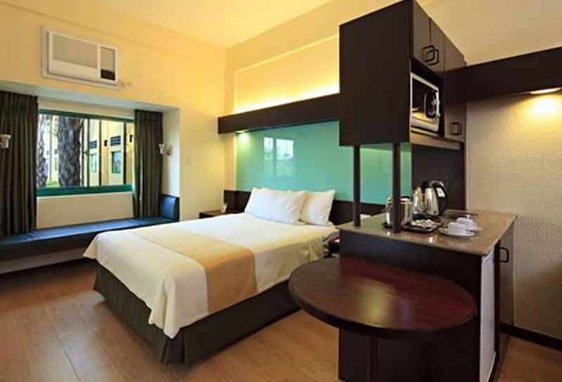 Microtel By Wyndham Cabanatuan Ngoại thất bức ảnh